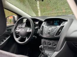 FORD - FOCUS - 2013/2014 - Prata - R$ 59.900,00