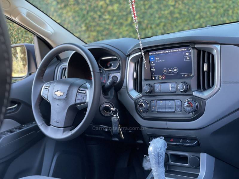 CHEVROLET - S10 - 2023/2024 - Branca - R$ 239.900,00