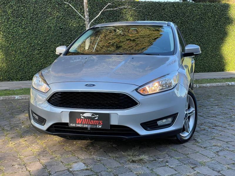 FORD - FOCUS - 2018/2019 - Prata - R$ 78.900,00