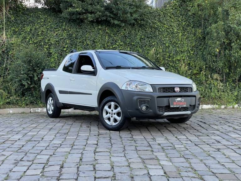 FIAT - STRADA - 2018/2019 - Branca - R$ 75.900,00