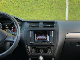 VOLKSWAGEN - JETTA - 2016/2017 - Cinza - R$ 83.900,00