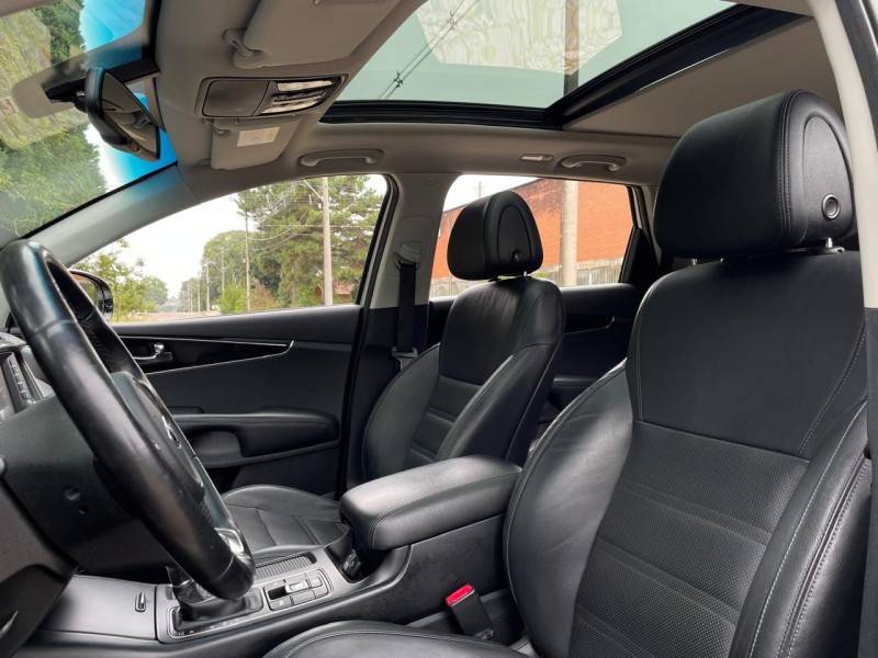 KIA MOTORS - SORENTO - 2015/2016 - Prata - R$ 102.900,00