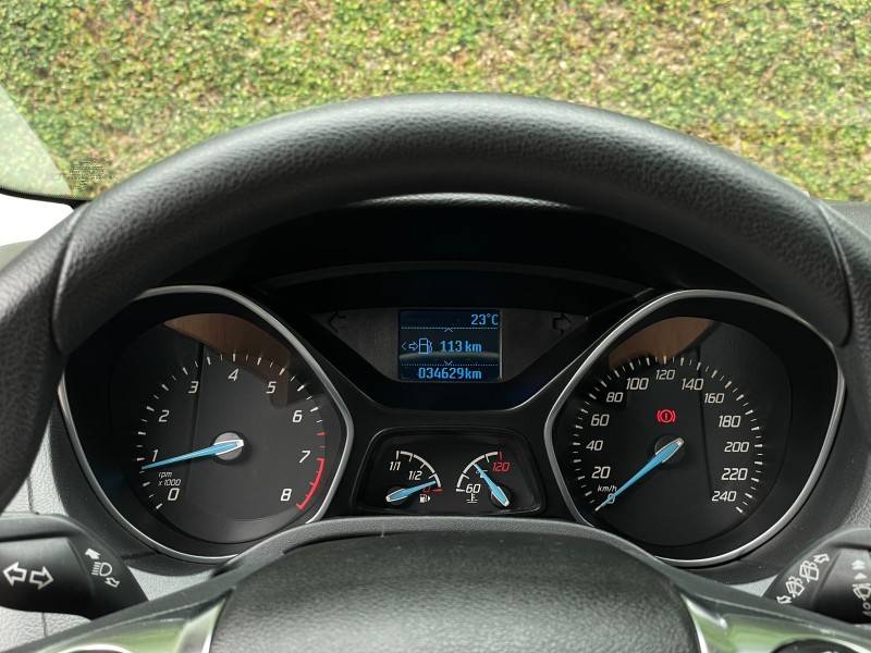 FORD - FOCUS - 2013/2014 - Prata - R$ 59.900,00