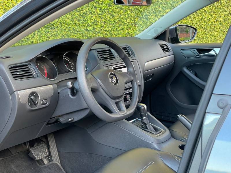 VOLKSWAGEN - JETTA - 2016/2017 - Cinza - R$ 83.900,00