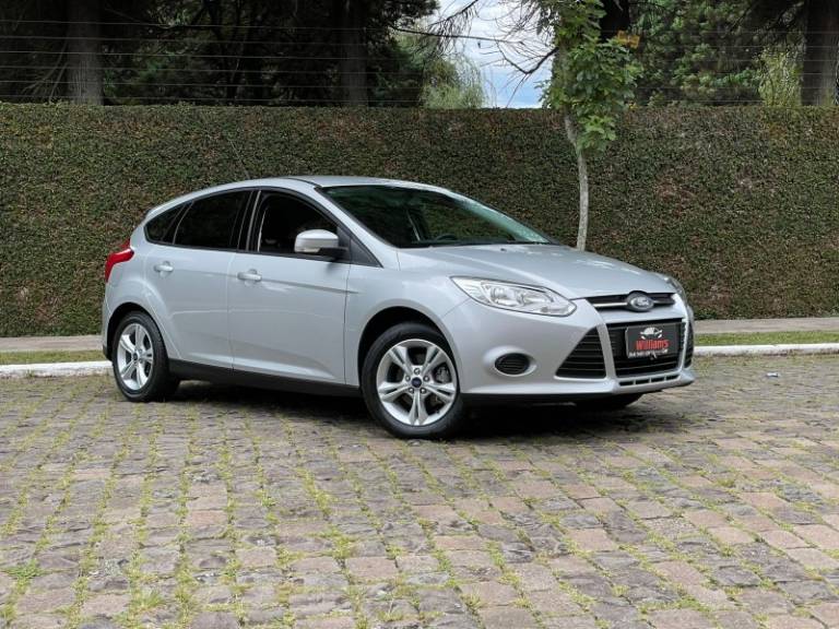 FORD - FOCUS - 2013/2014 - Prata - R$ 59.900,00