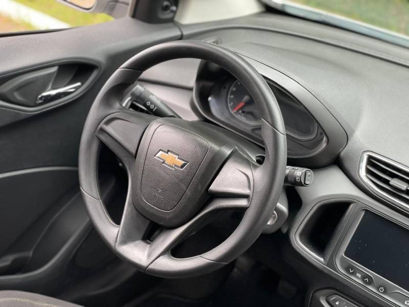 CHEVROLET - ONIX - 2013/2013 - Branca - R$ 41.900,00