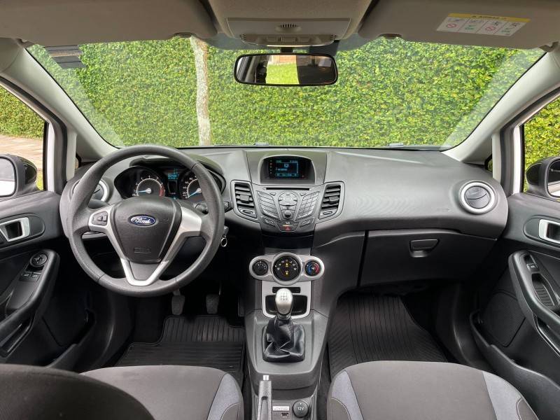 FORD - FIESTA - 2019/2019 - Branca - R$ 60.900,00