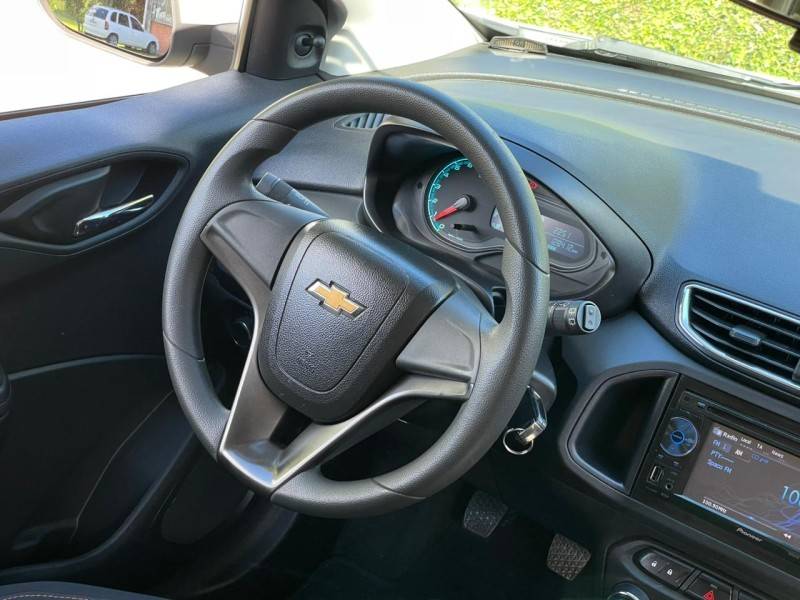 CHEVROLET - ONIX - 2013/2013 - Branca - R$ 43.990,00