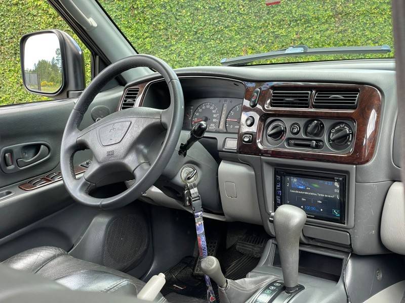 MITSUBISHI - PAJERO SPORT - 2002/2003 - Preta - R$ 46.900,00
