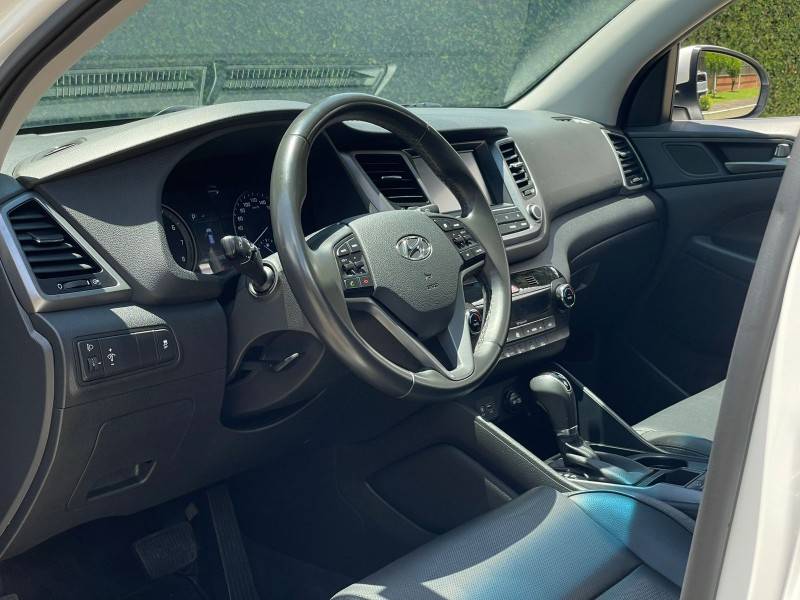 HYUNDAI - TUCSON - 2017/2018 - Branca - R$ 98.900,00