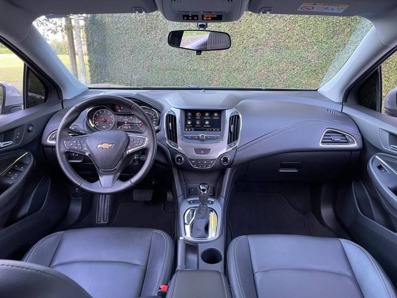 CHEVROLET - CRUZE - 2021/2021 - Prata - R$ 99.900,00