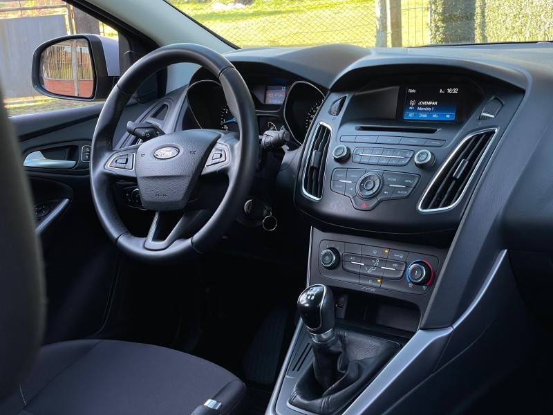 FORD - FOCUS - 2018/2019 - Prata - R$ 78.900,00