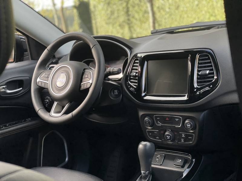 JEEP - COMPASS - 2016/2017 - Preta - R$ 93.900,00