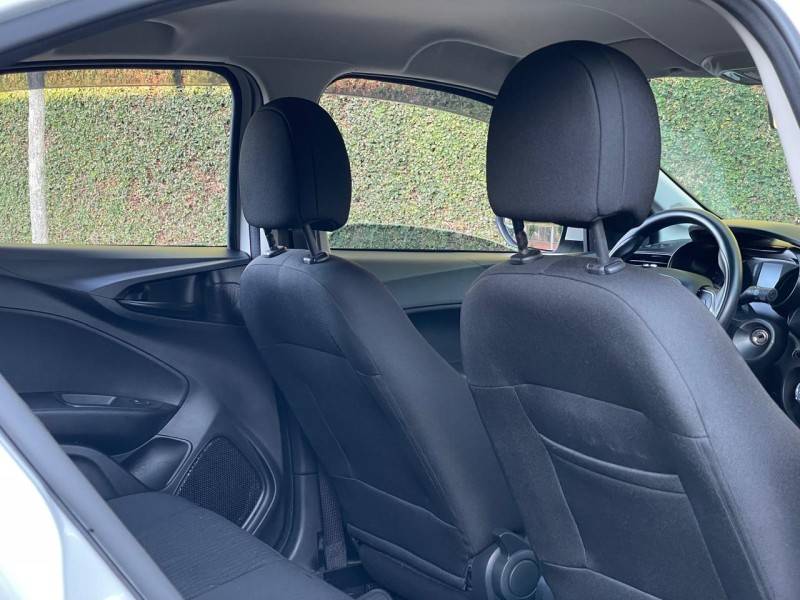 FIAT - CRONOS - 2023/2023 - Branca - R$ 69.900,00