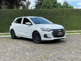 CHEVROLET - ONIX - 2021/2022 - Branca - R$ 68.900,00