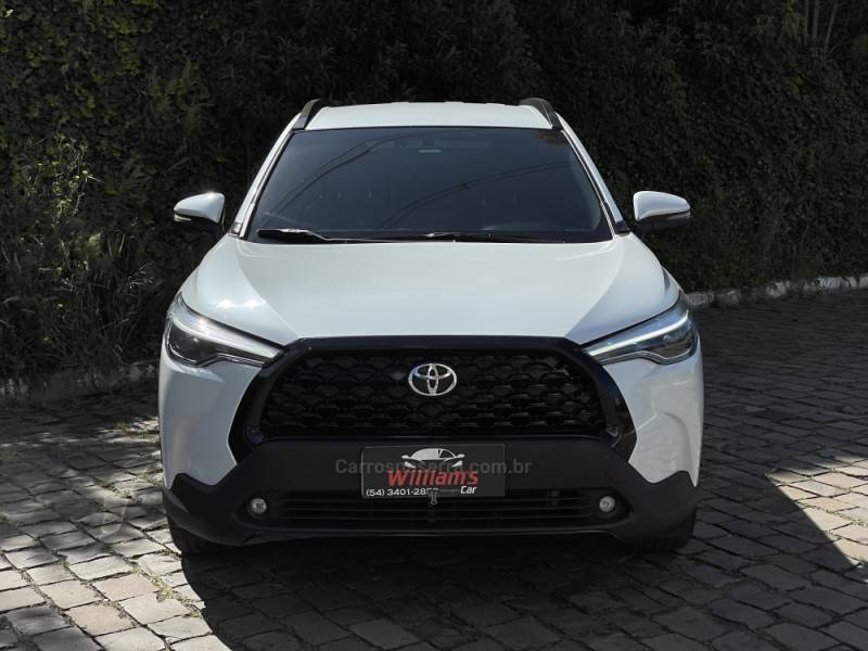 TOYOTA - COROLLA - 2021/2022 - Branca - R$ 136.900,00