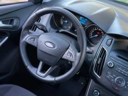 FORD - FOCUS - 2018/2019 - Prata - R$ 78.900,00
