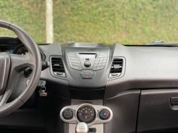 FORD - FIESTA - 2016/2017 - Vermelha - R$ 53.900,00