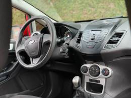 FORD - FIESTA - 2016/2017 - Vermelha - R$ 53.900,00