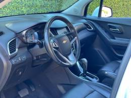 CHEVROLET - TRACKER - 2017/2018 - Branca - R$ 84.900,00
