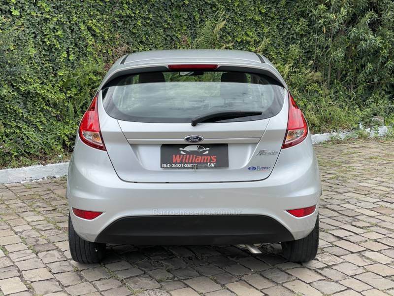 FORD - FIESTA - 2015/2015 - Prata - R$ 49.900,00