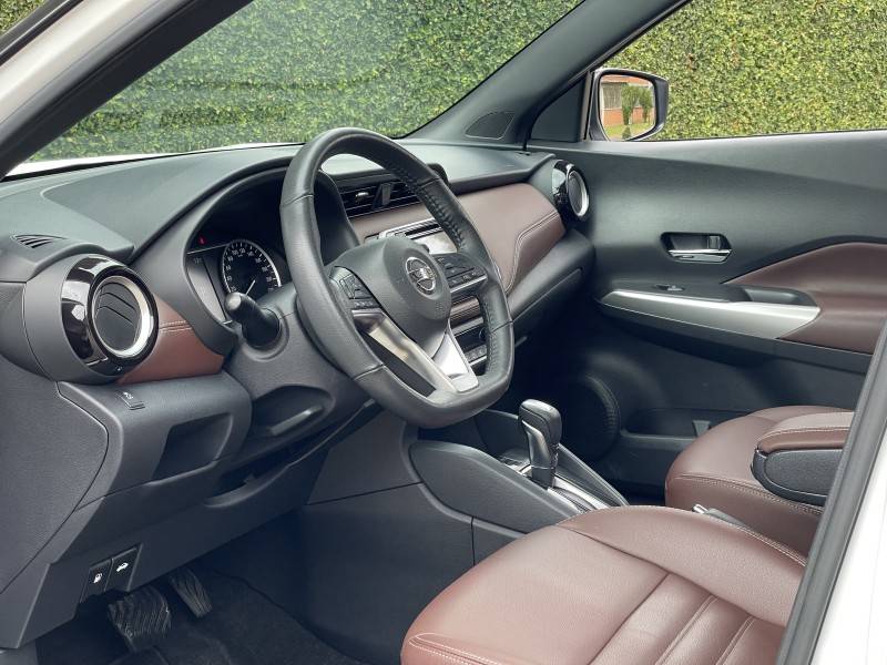 NISSAN - KICKS - 2019/2020 - Branca - R$ 92.900,00