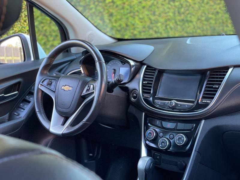 CHEVROLET - TRACKER - 2017/2018 - Branca - R$ 84.900,00