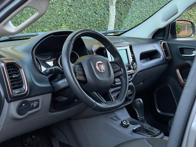 FIAT - TORO - 2020/2021 - Cinza - R$ 117.900,00