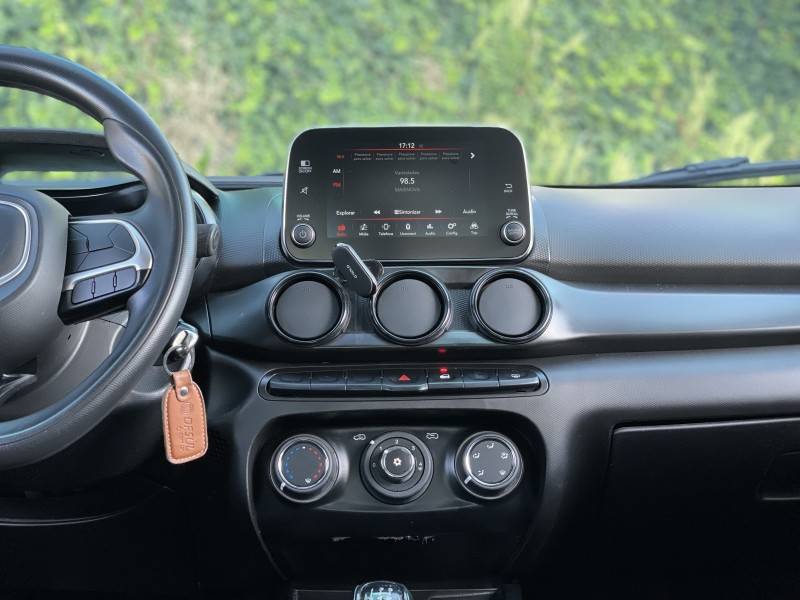 FIAT - CRONOS - 2023/2023 - Branca - R$ 72.900,00