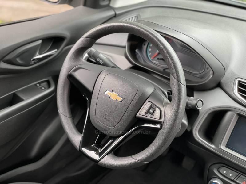 CHEVROLET - PRISMA - 2017/2018 - Prata - R$ 64.900,00