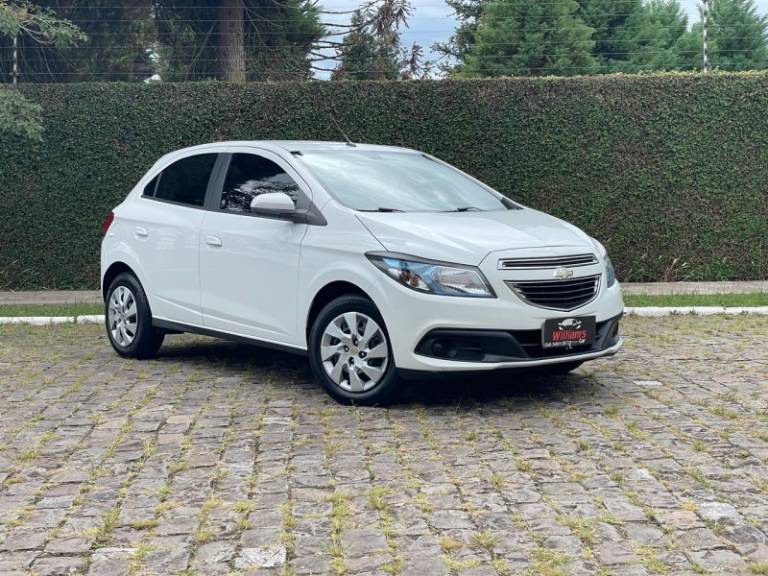 CHEVROLET - ONIX - 2013/2013 - Branca - R$ 41.900,00