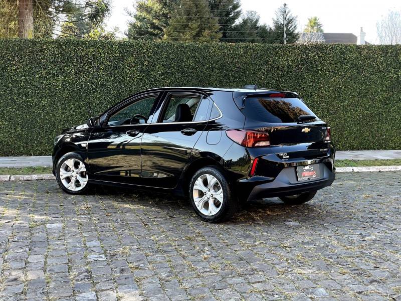 CHEVROLET - ONIX - 2020/2021 - Preta - R$ 77.500,00
