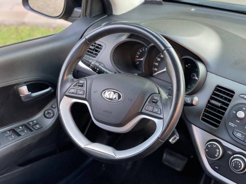 KIA MOTORS - PICANTO - 2014/2015 - Preta - R$ 48.900,00