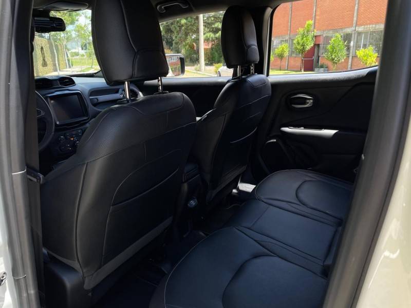 JEEP - RENEGADE - 2022/2022 - Branca - R$ 117.900,00