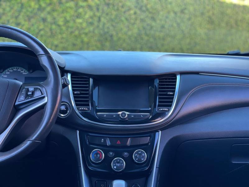 CHEVROLET - TRACKER - 2017/2018 - Branca - R$ 84.900,00