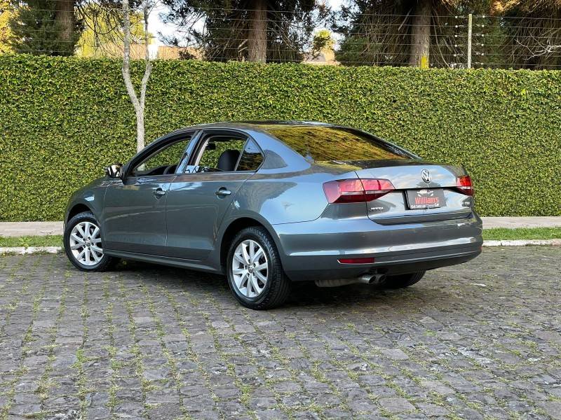 VOLKSWAGEN - JETTA - 2016/2017 - Cinza - R$ 83.900,00
