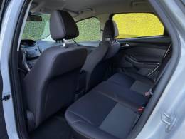 FORD - FOCUS - 2018/2019 - Prata - R$ 78.900,00