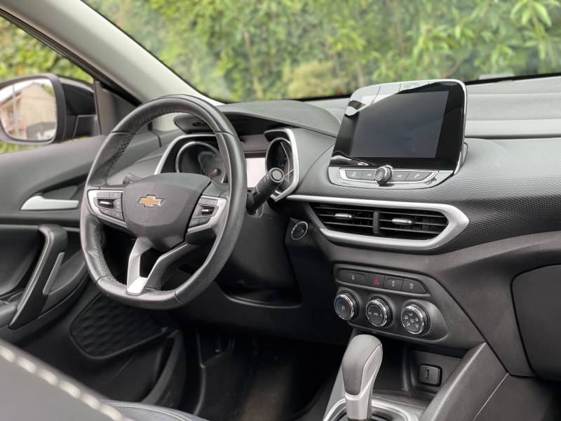 CHEVROLET - TRACKER - 2021/2022 - Preta - R$ 98.900,00