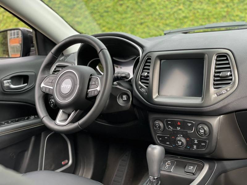 JEEP - COMPASS - 2020/2021 - Preta - R$ 107.900,00