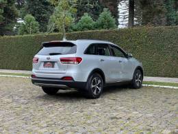 KIA MOTORS - SORENTO - 2015/2016 - Prata - R$ 102.900,00