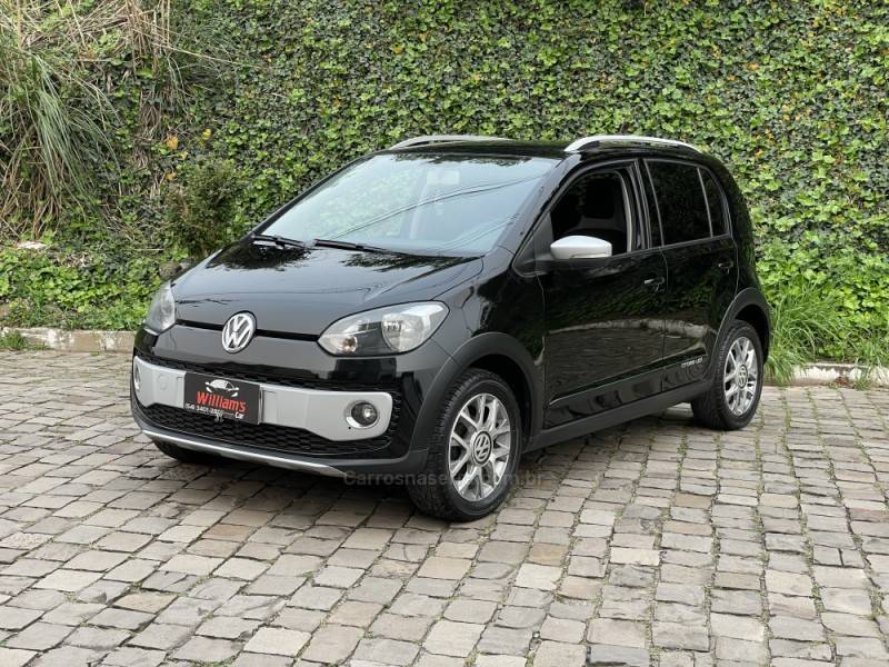 VOLKSWAGEN - UP - 2014/2015 - Preta - R$ 42.900,00