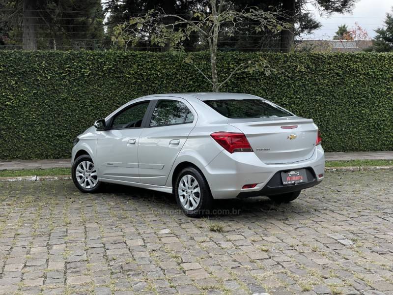 CHEVROLET - PRISMA - 2017/2018 - Prata - R$ 64.900,00