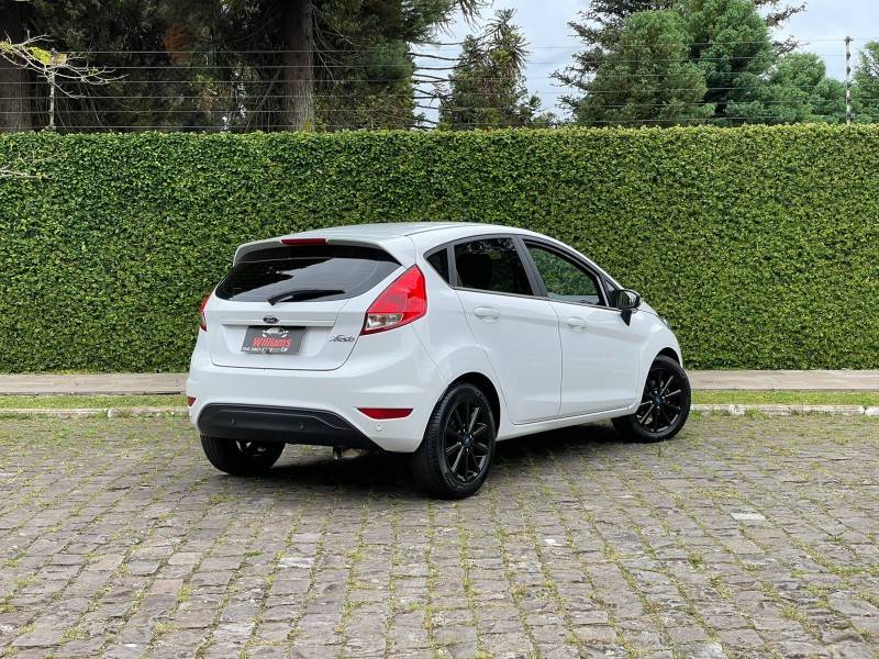 FORD - FIESTA - 2019/2019 - Branca - R$ 60.900,00