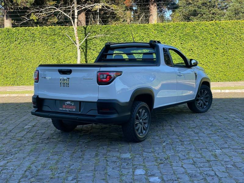 FIAT - STRADA - 2022/2023 - Branca - R$ 86.900,00