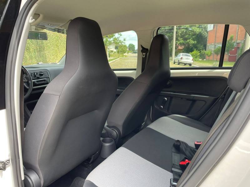 VOLKSWAGEN - UP - 2015/2016 - Branca - R$ 41.900,00