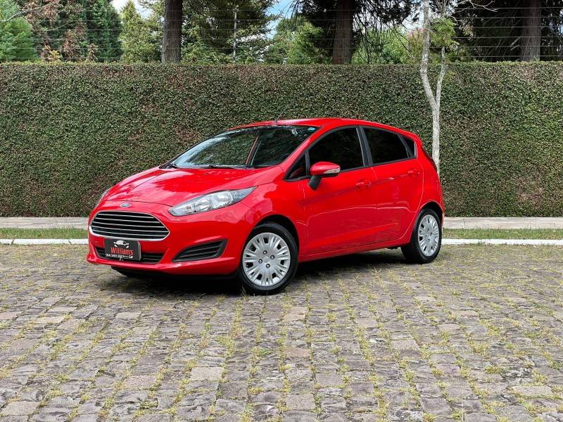 FORD - FIESTA - 2016/2017 - Vermelha - R$ 55.000,00