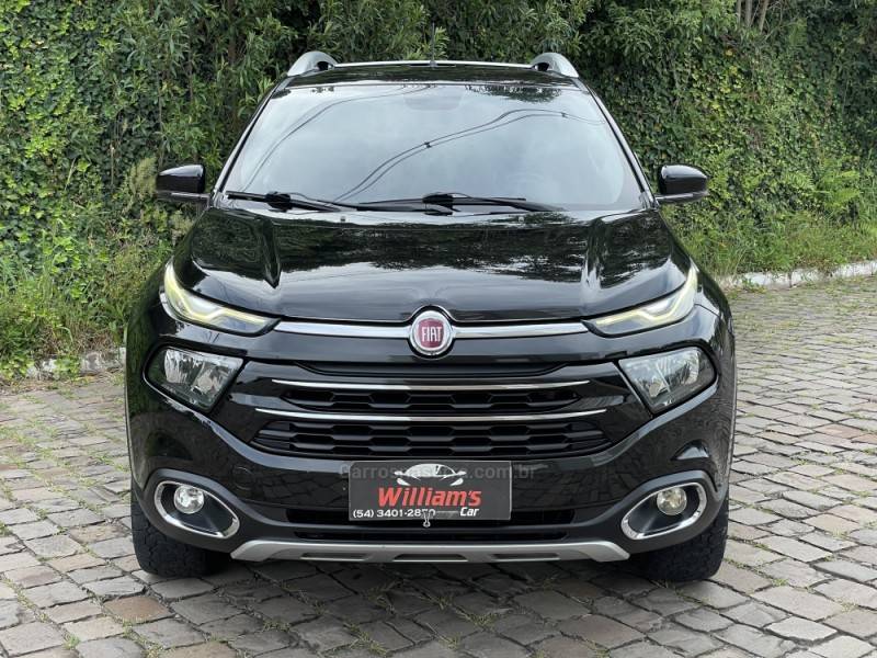 FIAT - TORO - 2016/2017 - Preta - R$ 98.900,00