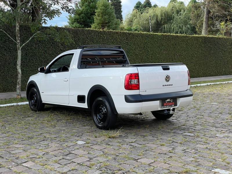 VOLKSWAGEN - SAVEIRO - 2013/2014 - Branca - R$ 46.900,00