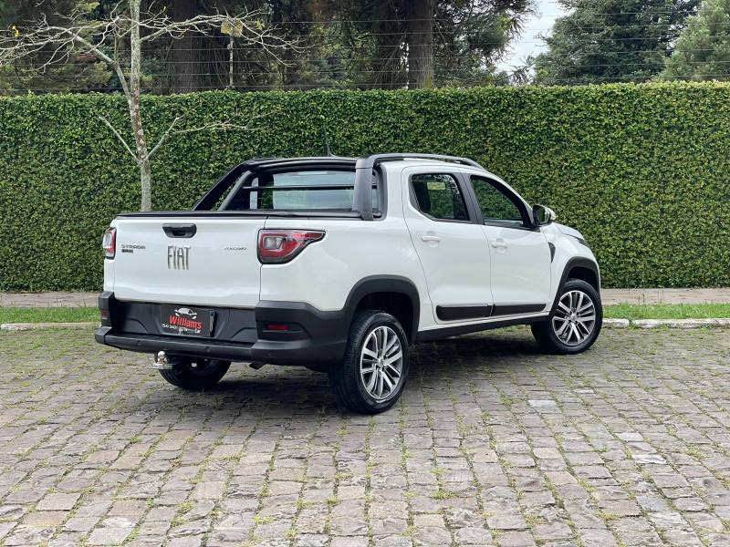 FIAT - STRADA - 2022/2023 - Branca - R$ 110.900,00