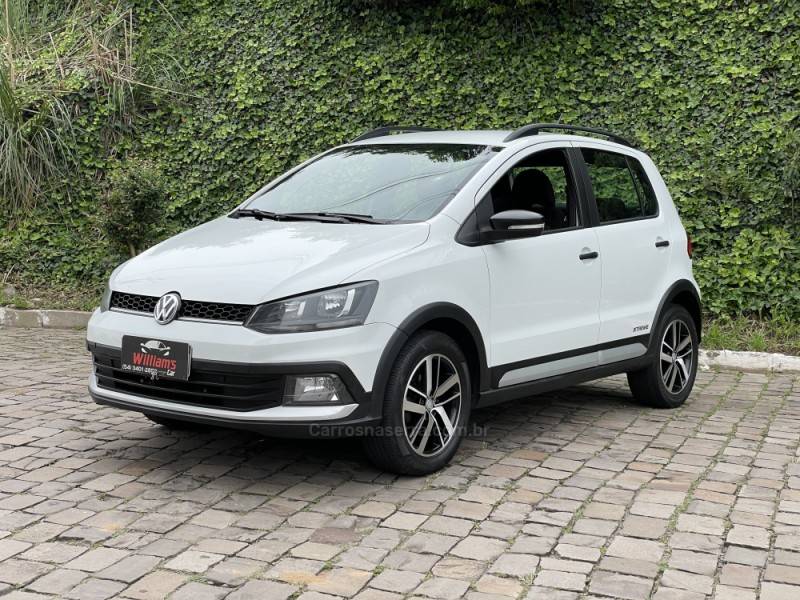 VOLKSWAGEN - FOX - 2019/2019 - Branca - R$ 61.900,00